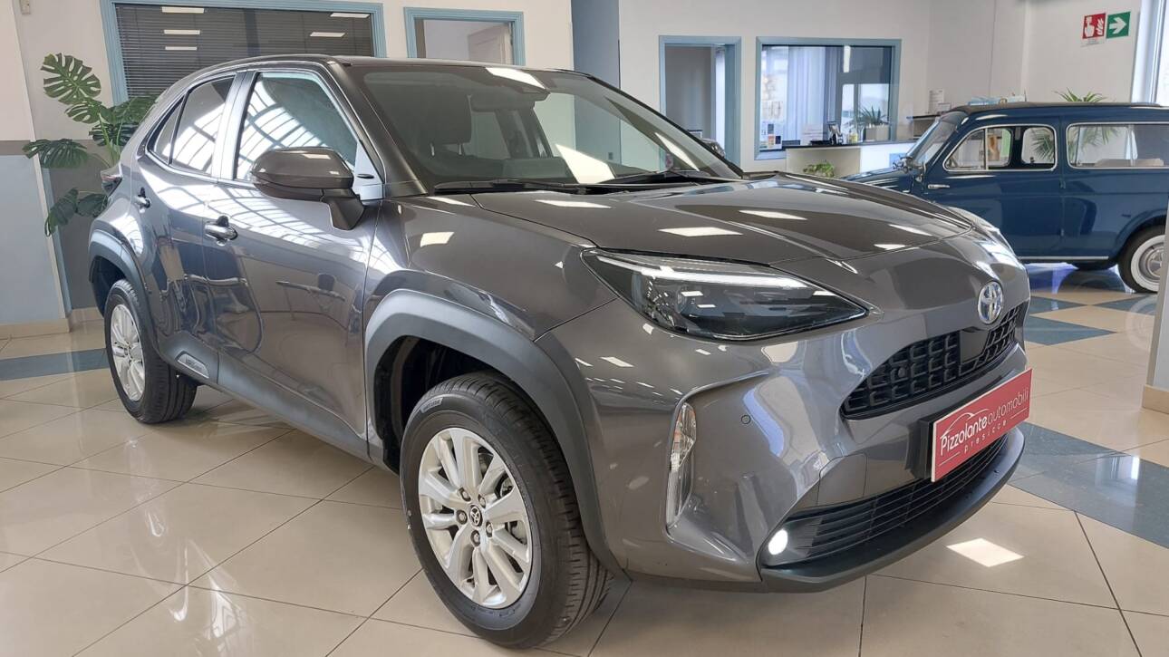 TOYOTA yaris cross